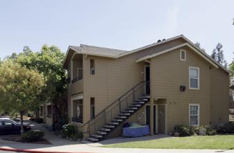 Auburn Court Apartments